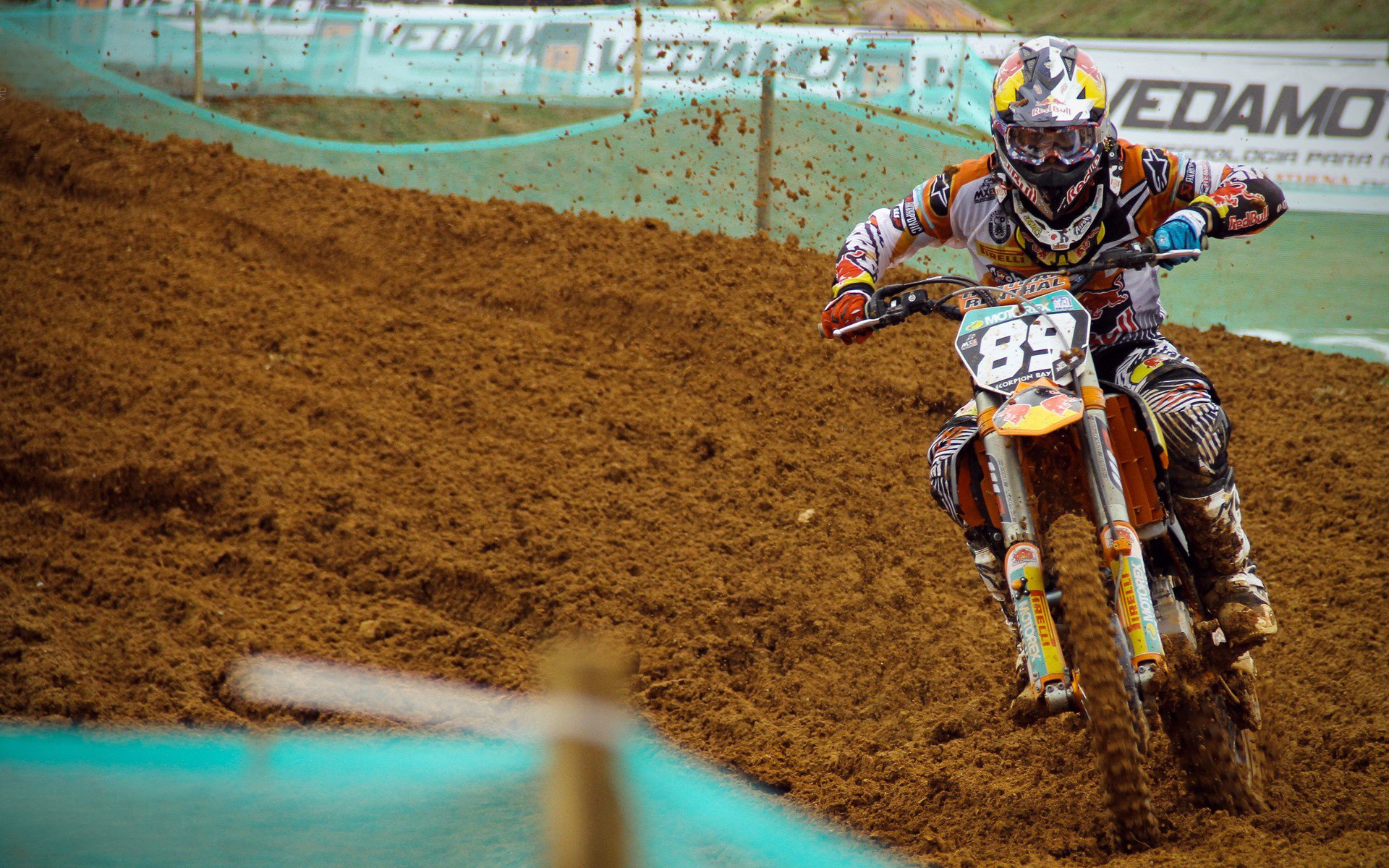 FB体育网页版-战术革命，当国际米兰的体系遇上墨西哥的激情，苏亚雷斯如何成为攻防转换的轴心